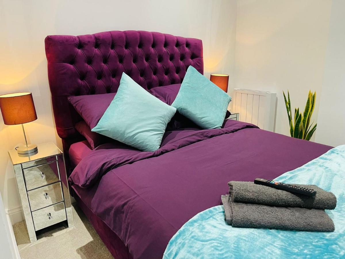 Salt Hill Windsor Legoland Eton Heathrow Luxury 2 Bed 1 Bath Free Parking Apartment Slough Exterior photo