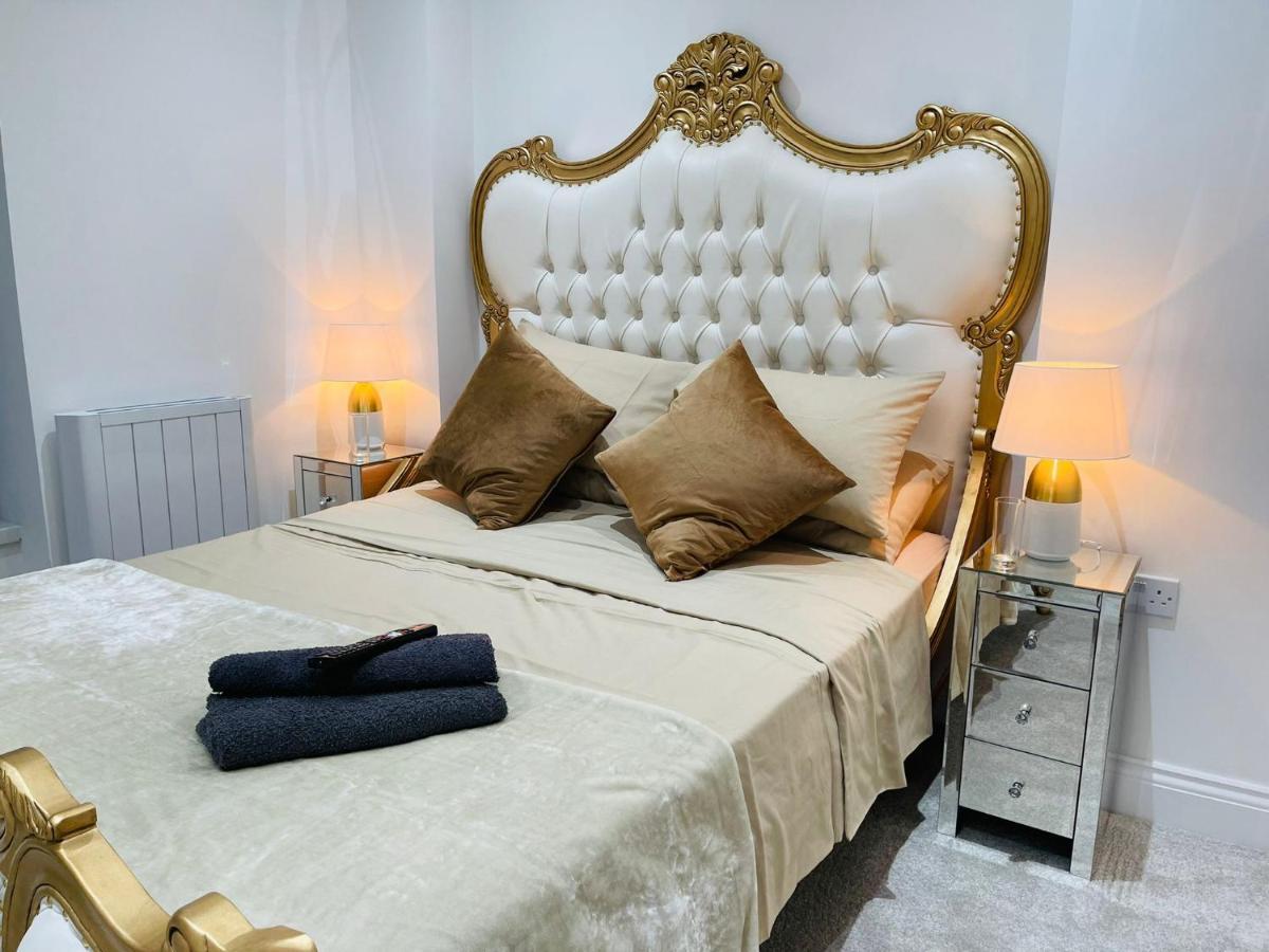 Salt Hill Windsor Legoland Eton Heathrow Luxury 2 Bed 1 Bath Free Parking Apartment Slough Exterior photo
