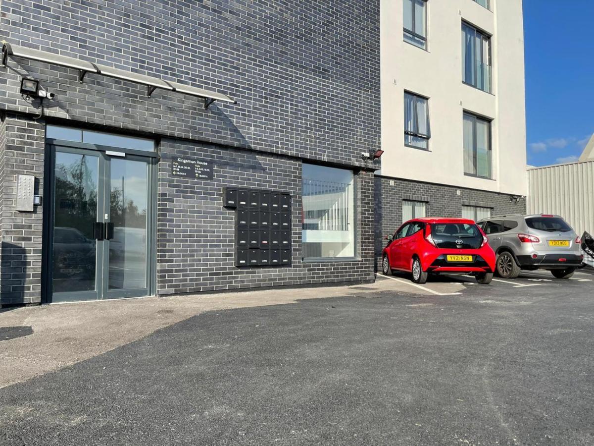 Salt Hill Windsor Legoland Eton Heathrow Luxury 2 Bed 1 Bath Free Parking Apartment Slough Exterior photo