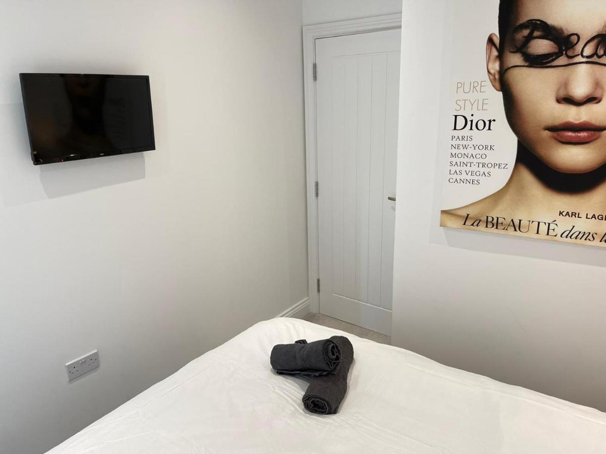 Salt Hill Windsor Legoland Eton Heathrow Luxury 2 Bed 1 Bath Free Parking Apartment Slough Exterior photo