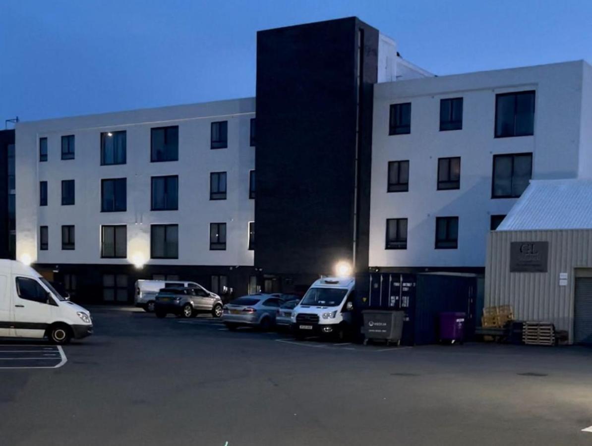 Salt Hill Windsor Legoland Eton Heathrow Luxury 2 Bed 1 Bath Free Parking Apartment Slough Exterior photo